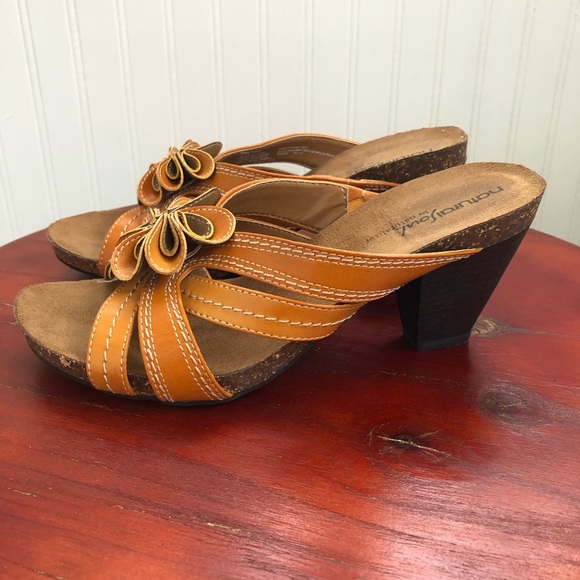 Natural Soul Orange Flower Heeled Sandals - 7M - Picture 3 of 7
